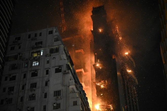 A major fire at a high-rise building in Hong Kong (China) in March 2023. Photo: AFP