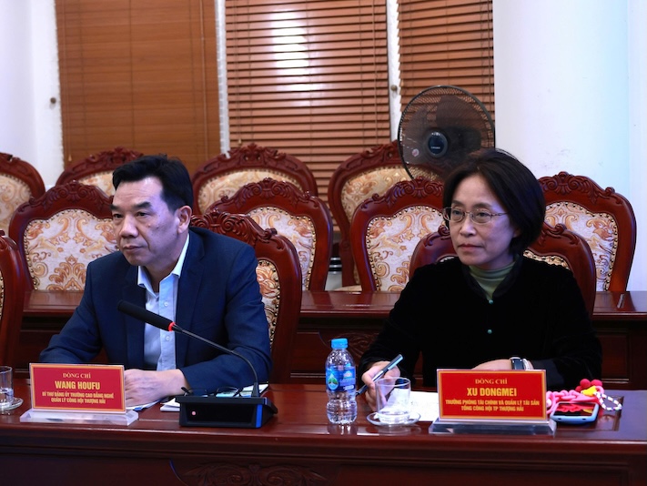 Ong Wang Houfu – Bi thu Dang uy Truong Cao dang nghe Quan ly Cong hoi Thanh pho Thuong Hai tai buoi lam viec. Anh: Ngoc Anh