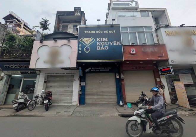 Sau khi thanh toan mua vang online, nhieu nguoi bat ngo khi diem giao dich “bien mat”. Ảnh: Nhom PV