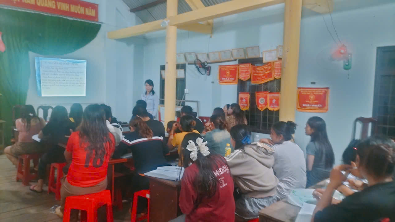People of Buon Don commune participate in vocational training. Photo: Bao Lam