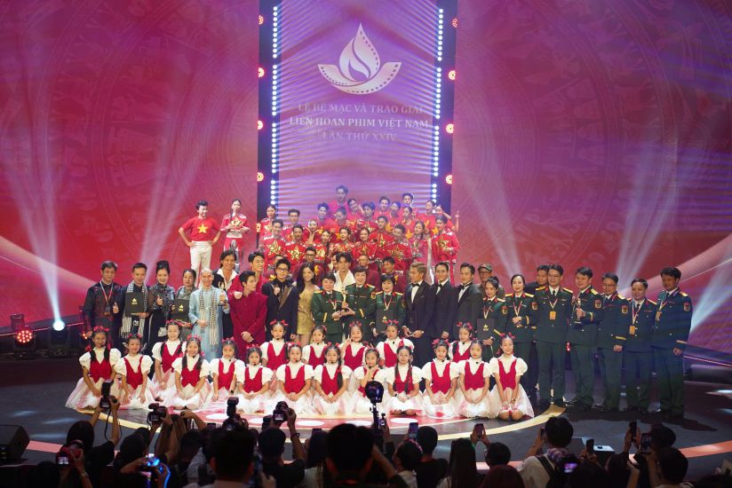 붉은 비' 제24회 베트남 영화제에서 황금 연꽃상 수상 사진: Ken Vu, Quoc Thanh