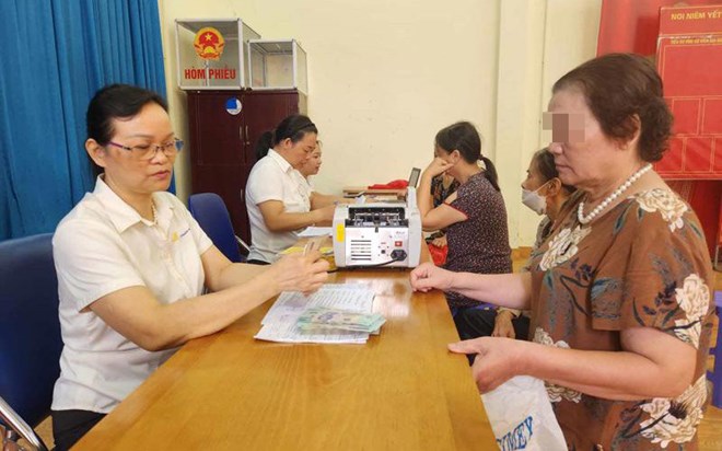 하노이 연금 없는 75세 이상에 대한 수당 공식 인상. 사진: 송흐우