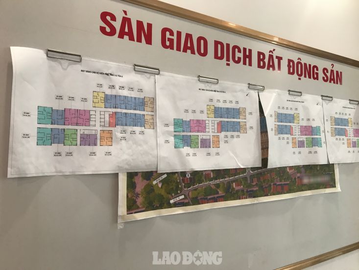 Informacion sobre el proyecto de vivienda social que aun no se ha iniciado. Foto: Cong Sang