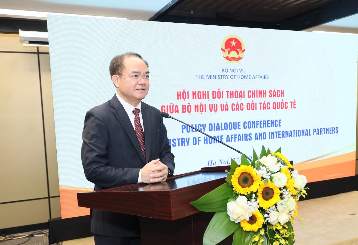 ブー・チエン・タン内務次官が会議で発言。写真:チー・タム