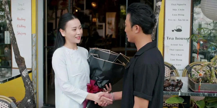 My Anh (Phuong Oanh) と Dang (Doan Quoc Dam) は友人でありパートナーになることに決めました。写真：VFC