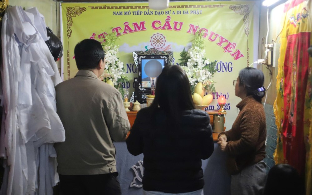 Hay tin ba cua cac chau mat, chinh quyen, nha truong, hang xom da den tham hoi, dong vien. Anh: Nguyen Luan