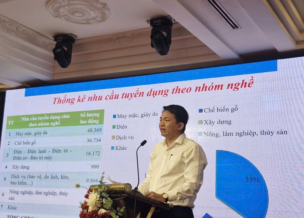 Dai dien So Noi vu tinh Dong Nai phat bieu tai buoi toa dam. Anh: HAC