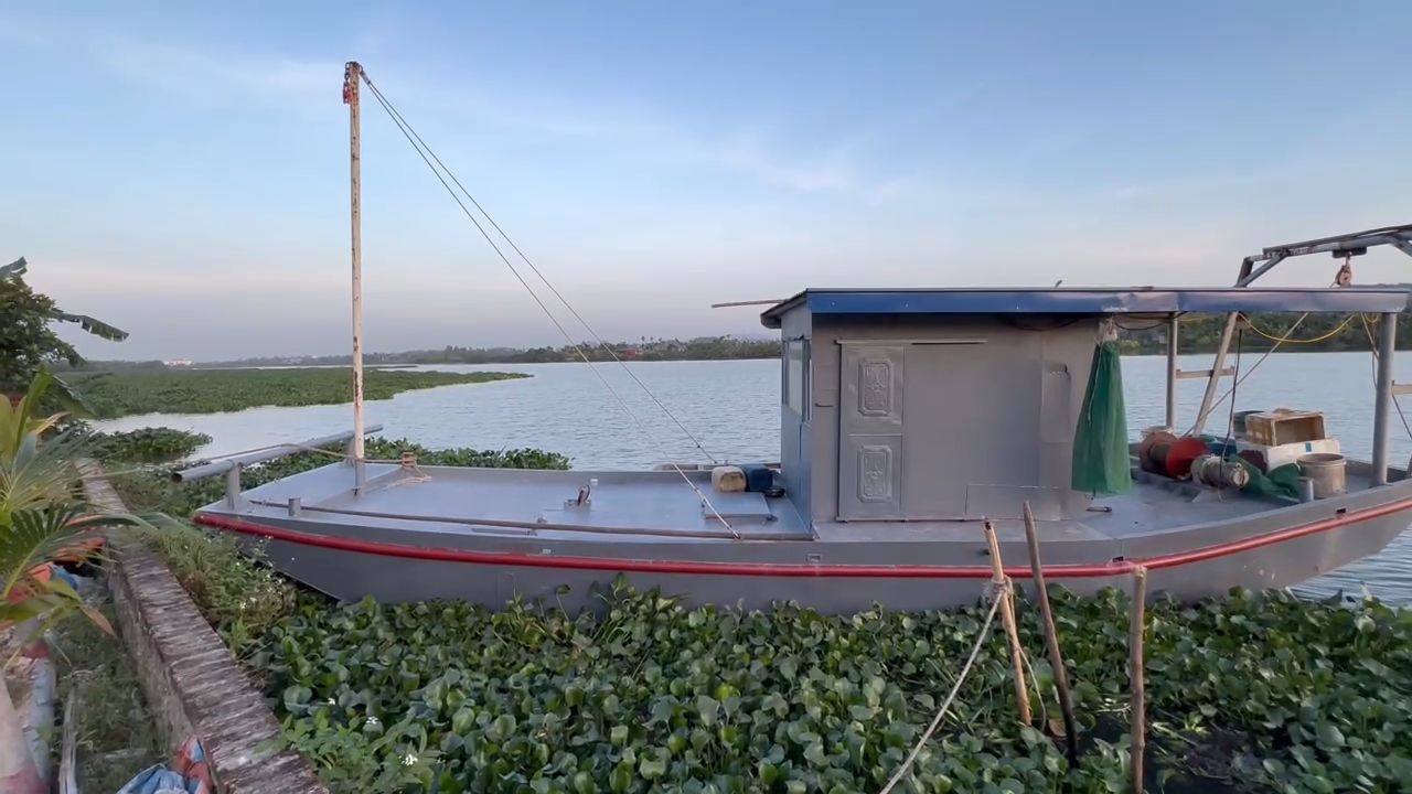 Công an phát hiện 2 trường hợp sử dụng kích điện đánh bắt thủy sản trái phép. Ảnh: Công an TP Hải Phòng