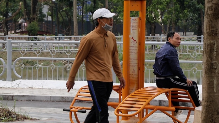 Los medicos señalan la causa del aumento de la enfermedad respiratoria cuando el clima se vuelve frio. Foto: Nguyen Linh