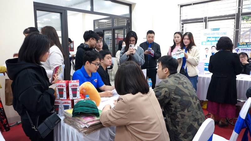 Las empresas aceleran la contratacion a finales de año pero hay escasez de candidatos cualificados