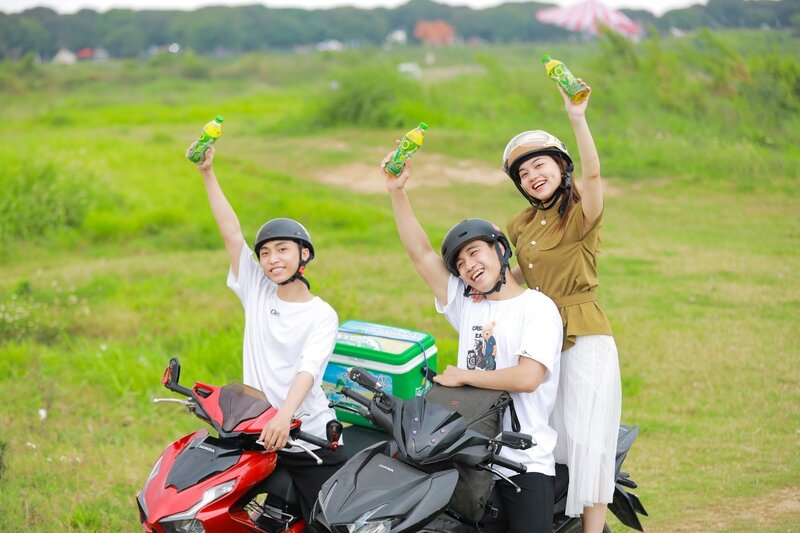 Trong nhung chuyen di, Tra Xanh Khong Do la thuc uong khong the thieu cua nguoi tre de “refresh “ tinh than, giai nhiet cuoc song va san sang don moi thu thach moi. Ảnh: Tan Hiep Phat