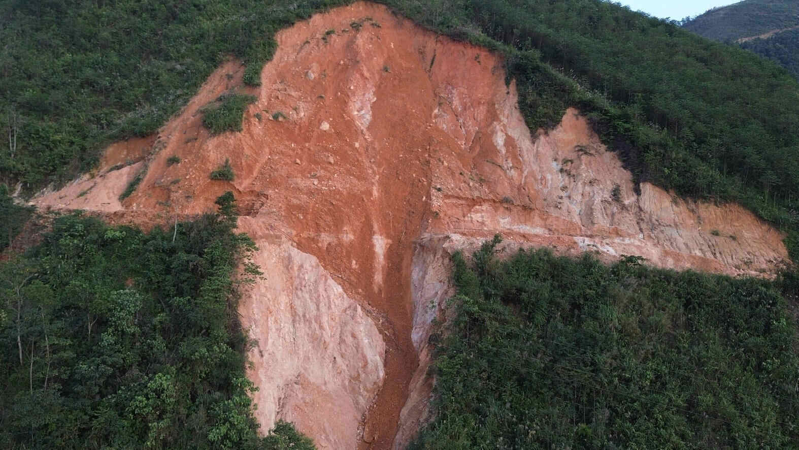 Dia diem sat lo nghiem trong chia cat cac xa vung cao Phu Tho. Anh: Minh Nguyen