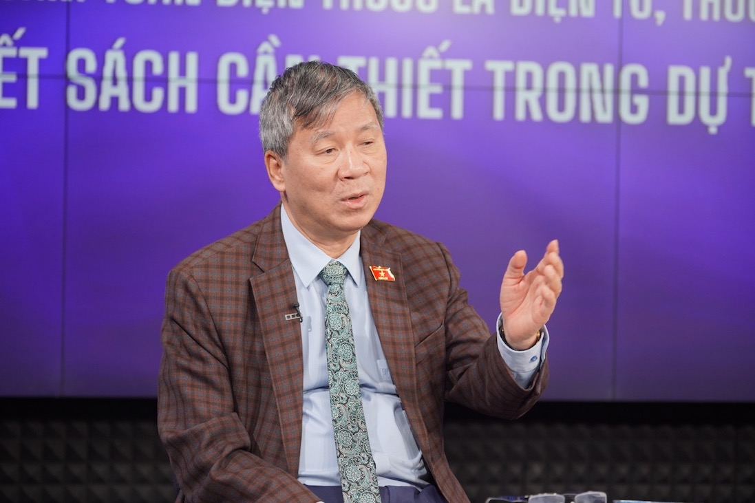 GS.TS Nguyen Anh Tri. Anh: Vu Linh