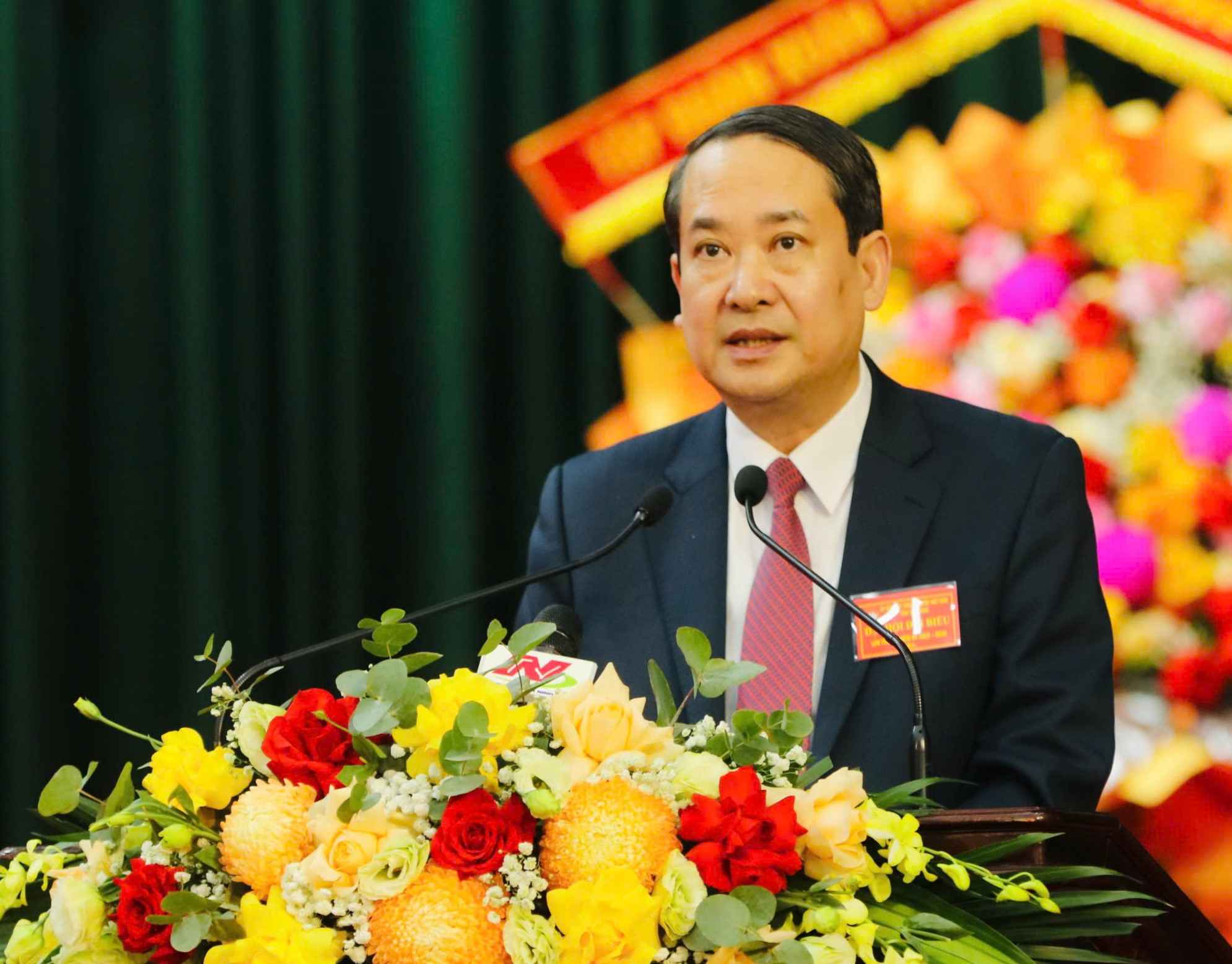 Ong Mai Van Tuat - Pho Bi thu Tinh uy, Chu tich Uy ban MTTQ Viet Nam tinh Ninh Binh phat dong ung ho dong bao mien Trung, Tay Nguyen khac phuc thiet hai do mua lu gay ra. Anh: Dieu Anh