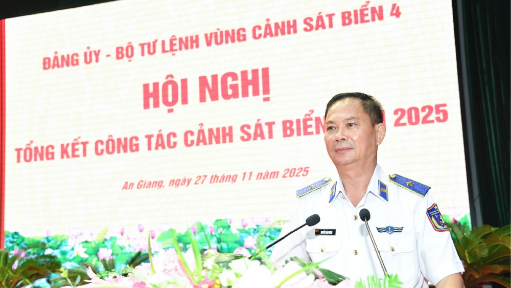 Thieu tuong Nguyen Van Dung, Bi thu Dang uy - Chinh uy Bo Tu lenh Vung phat bieu tai hoi nghi. Anh: Duc Thai