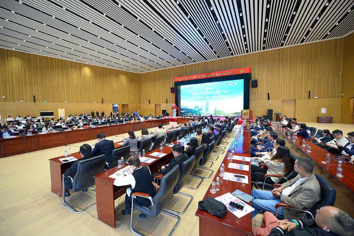 View of the forum "Focus on real estate investment in Hai Phong". Photo: Hoang Khoi
