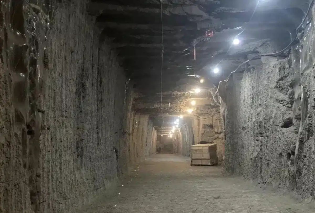 Trung tam nghien cuu duong ham bang vinh cuu tai Fox, Alaska, My. Anh: Dai hoc 