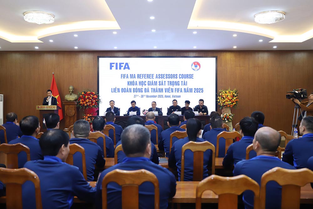 VFFが主催するFIFA審判監督コース2025の開会式の全景。写真:VFF