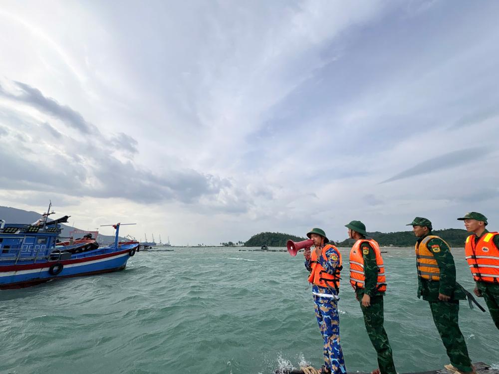 Ninh Phuoc Border Guard Station (Khanh Hoa Provincial Border Guard) promotes the prevention and control of storm No. 15. Photo: Border Guard