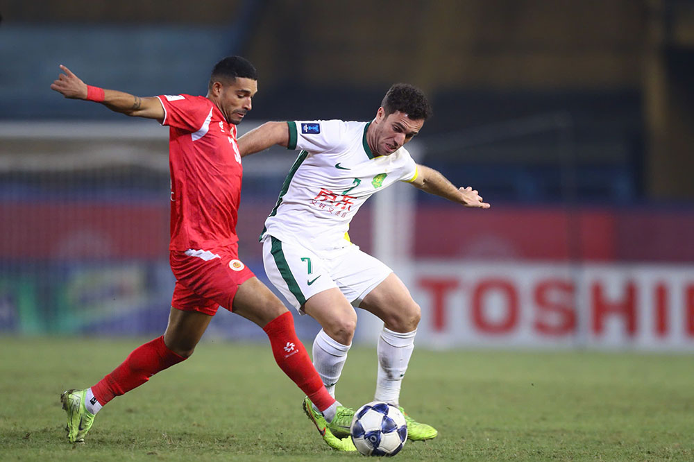 Cong an Ha Noi no luc tan cong sau ban thua som. Anh: Minh Dan