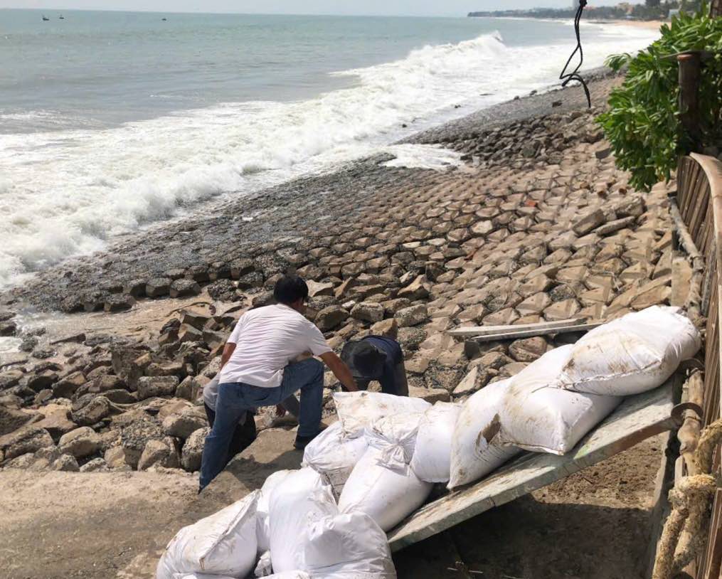 Tam thoi gia co vi tri ke hong bang bao cat. Anh: Duy Tuan