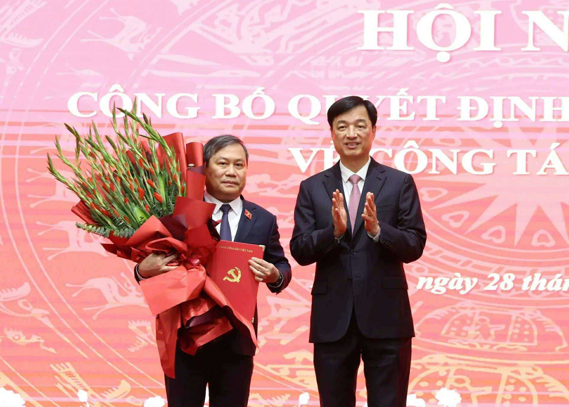 クアンニン・ブー・ダイ・タン書記はハノイ党委員会の副書記である