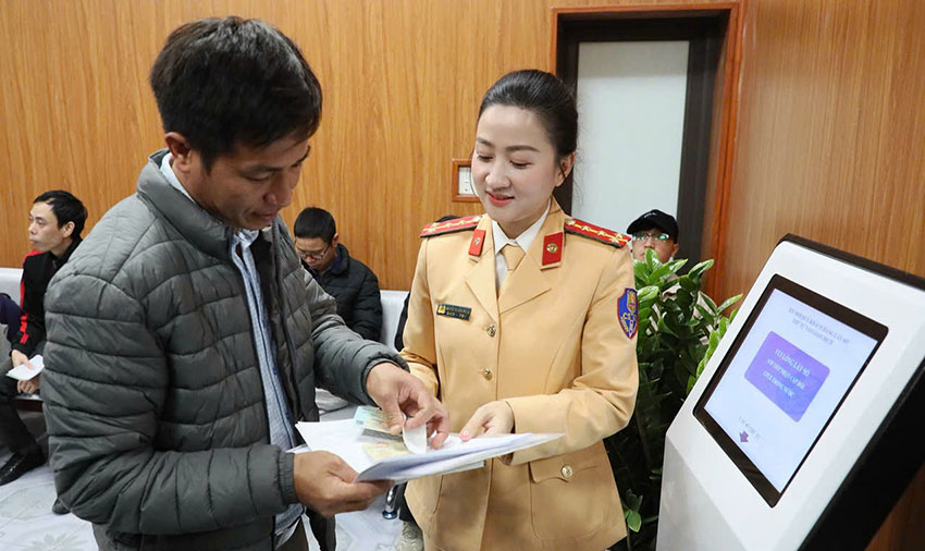 The drafting committee proposed using electronic data in the test and issuance of driver's license changes. Photo: D. Hieu