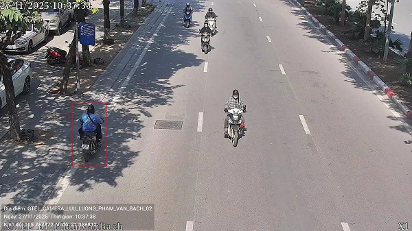 The motorbike owner was fined for driving in the wrong direction. Photo: Traffic Police Department