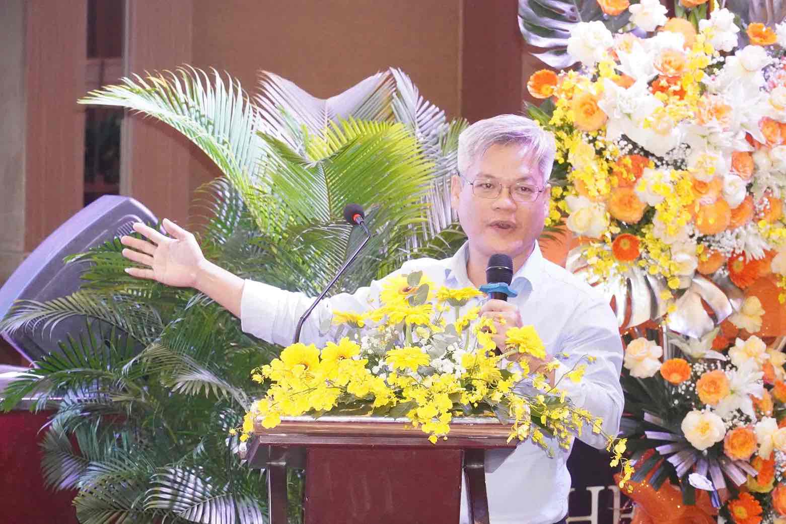 Tai Hoi nghi, ong Tran Thanh Binh – Pho ban Kinh doanh, EVN thong tin ve chuong trinh gia dien 02 thanh phan.