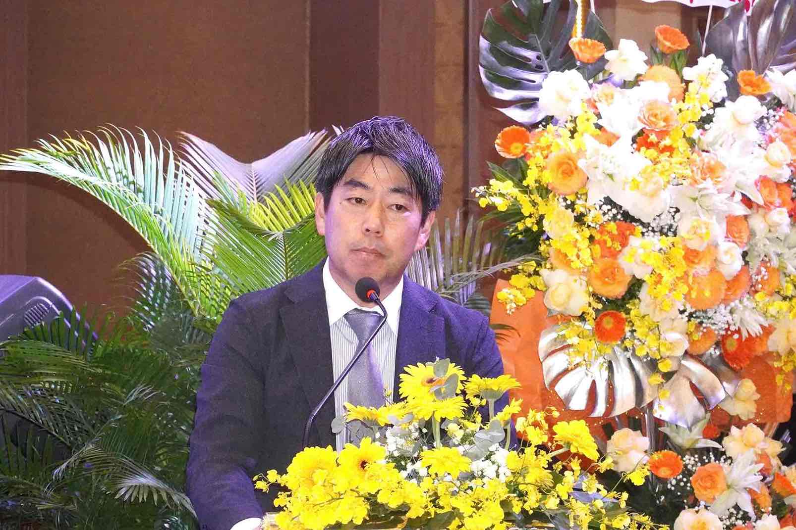 Tai Hoi nghi, ong Hiroyuki Ishii - Tong Giam doc Cong ty TNHH Dau tu Long Duc cho biet: Nho su chuyen nghiep, tinh than trach nhiem va no luc khong ngung cua Dien luc Dong Nai trong viec nang cao chat luong ha tang dien, chung toi da co the cung cap cho cac khach hang trong khu cong nghiep nguon dien an toan, lien tuc thong qua he thong luoi dien noi bo. Dieu nay da gop phan quan trong vao viec tao dung niem tin cua cac nha dau tu khi mo rong hoat dong tai Viet Nam.