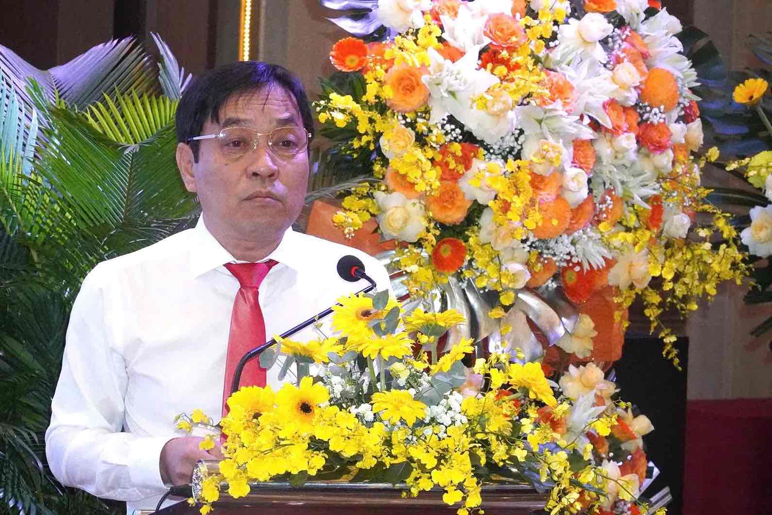 Ong Truong Dinh Quoc – Giam doc PC Dong Nai bao cao tinh hinh cung ung dien tai hoi nghi.