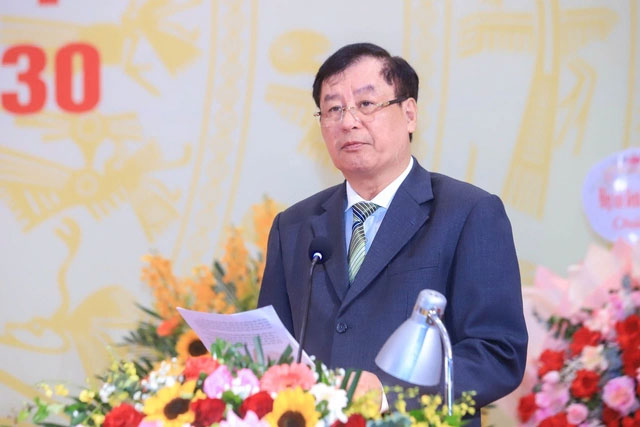 TS. Tran Cong Phan – Pho Bi thu Dang uy, Pho Chu tich Thuong truc Hoi Luat gia Viet Nam.  