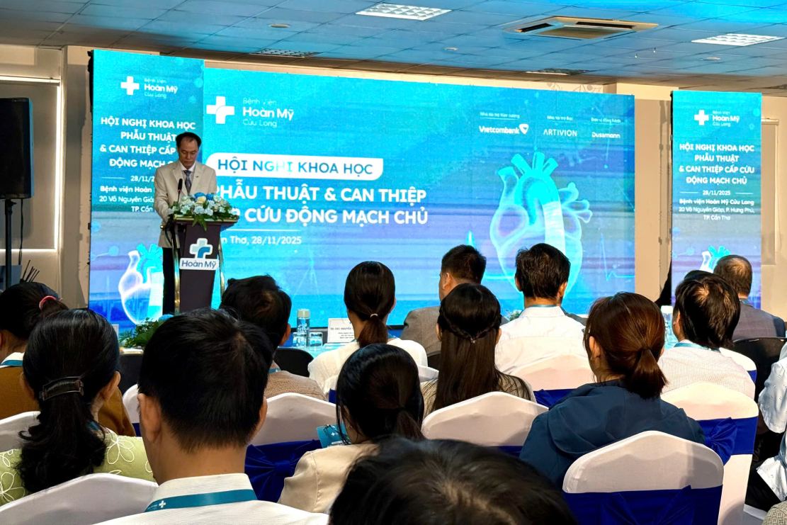 Quang canh hoi nghi. Anh: Ta Quang