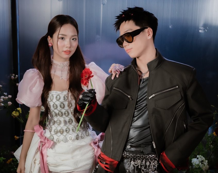 가수 Ngo Truc Linh과 배우 Huy Tit. 사진: 예술가 제공.