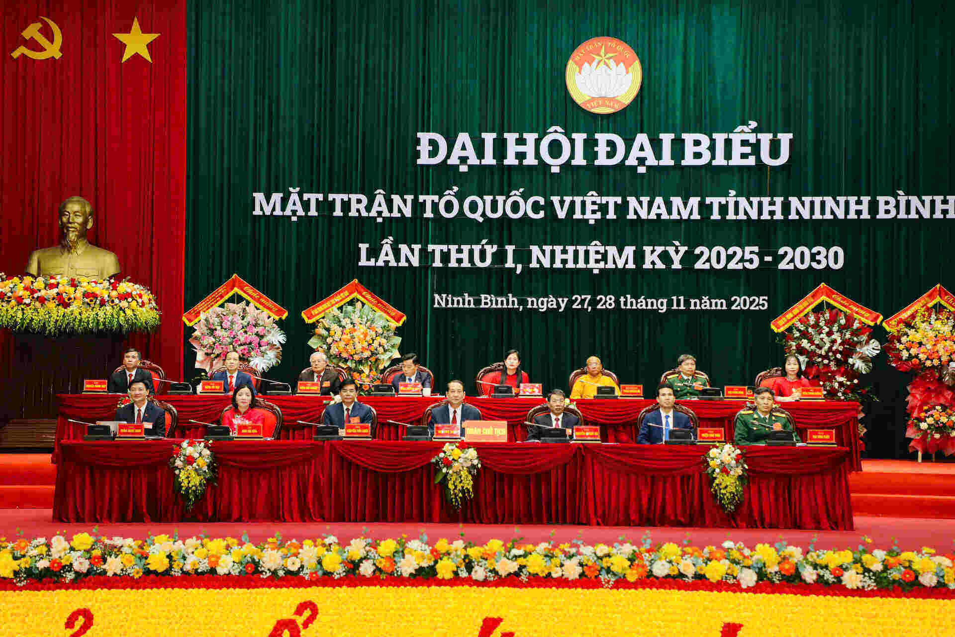 Sau 2 ngay lam viec, Dai hoi dai bieu MTTQ Viet Nam tinh Ninh Binh lan thu I, nhiem ky 2025 - 2030 da thanh cong tot dep. Anh: Nguyen Truong