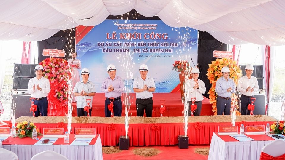 Dan Thanh Wharf is expected to create a new step forward for tourism and transportation in Vinh Long. Photo: Hoang Loc