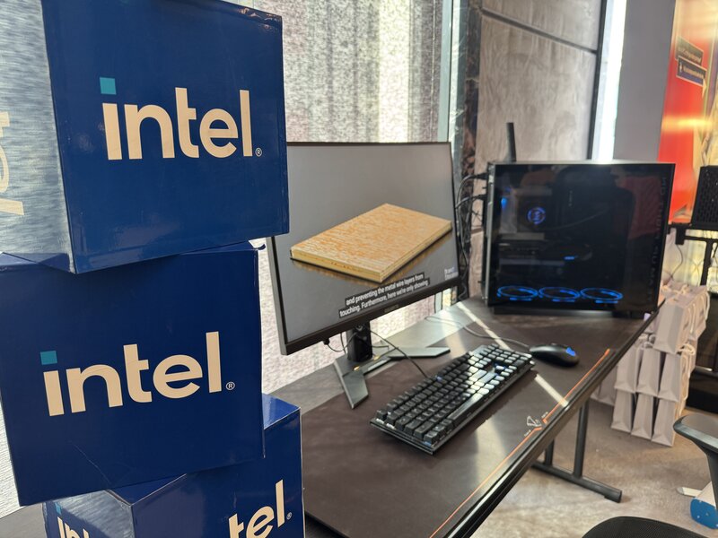 Mot he thong may tinh AI PC mau cua Intel. Anh: Anh Vu