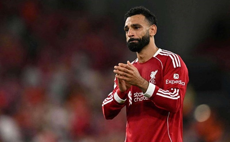 Mo Salah chi con la cai bong cua chinh minh. Anh: AFP