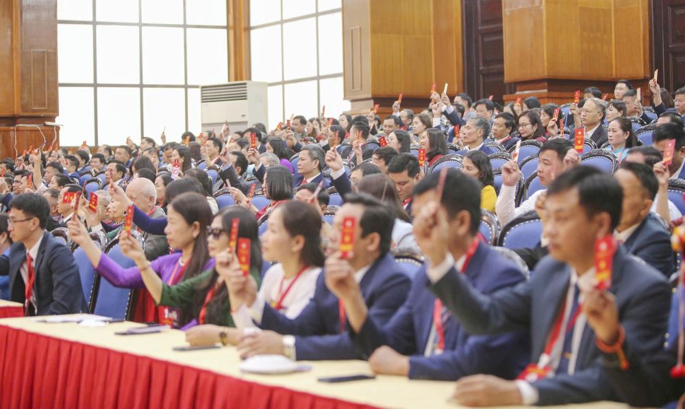 Cac dai bieu bieu quyet thong qua Chuong trinh lam viec va Quy che Dai hoi. Anh: Quach Du