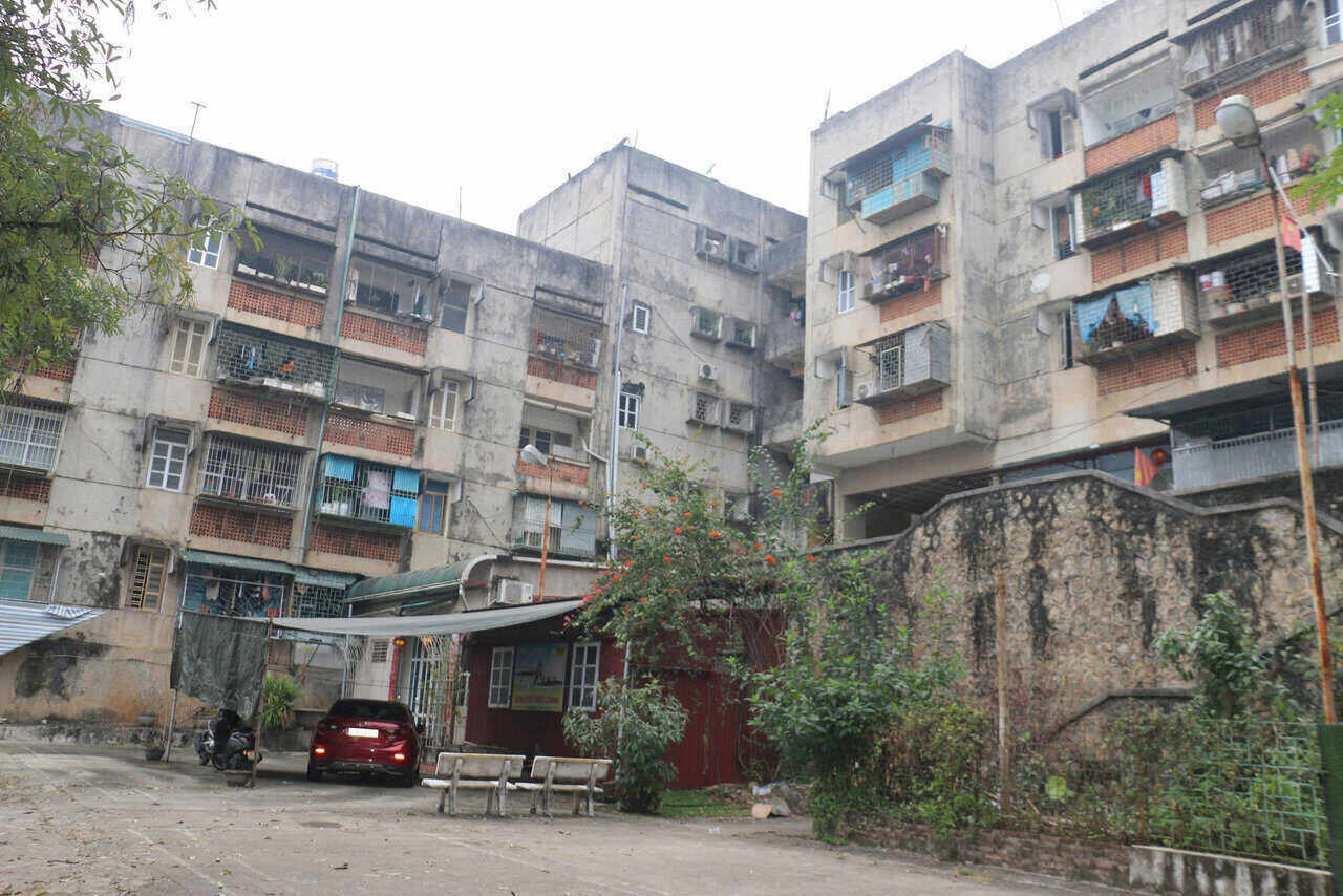 Du da xuong cap nghiem trong nhung tinh trang mua ban cac can ho tai day van dien ra thuong xuyen va lien tuc. Anh: Yen San