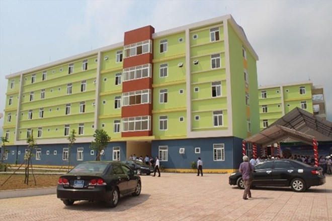 Khu nha o cho cong nhan thue cua Tong Cong ty Khoang san va Thuong mai Ha Tinh o Khu Kinh te Vung Ang cung rat hien dai. Anh: Tran Tuan.