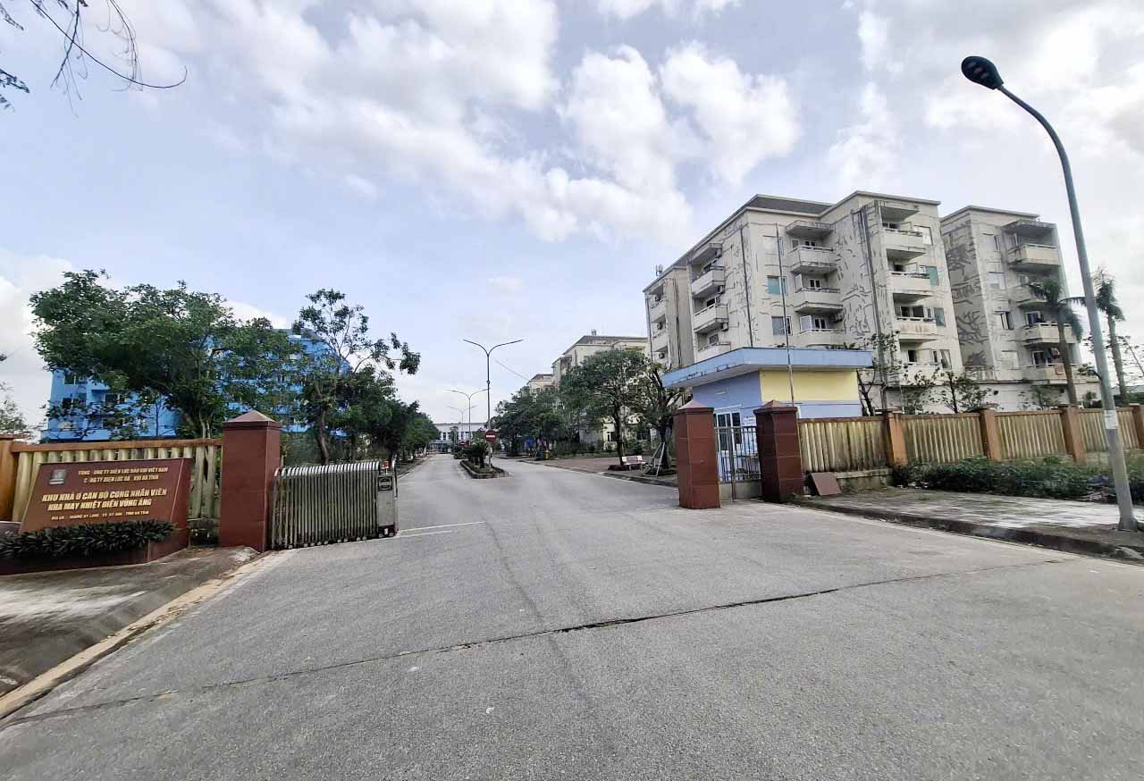 Khu nha o cho cong nhan cua Cong ty Nhiet dien dau khi Ha Tinh. Anh: Tran Tuan.