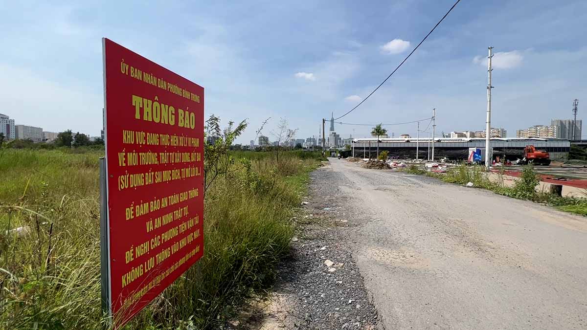 호치민시가 긴급 철거를 요구하는 16 500m2 이상의 불법 피클볼 코트.