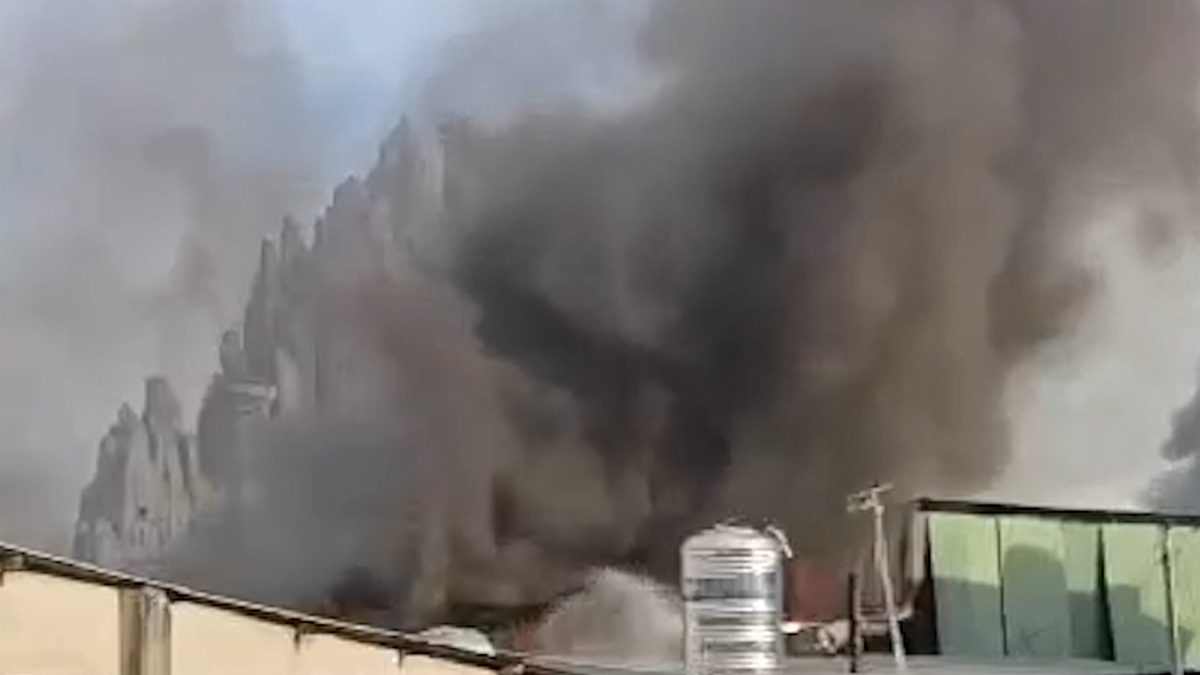 Gran incendio cerca de la zona turistica de Suoi Tien en Ciudad Ho Chi Minh muchos residentes en panico. Foto: Dong Hoang