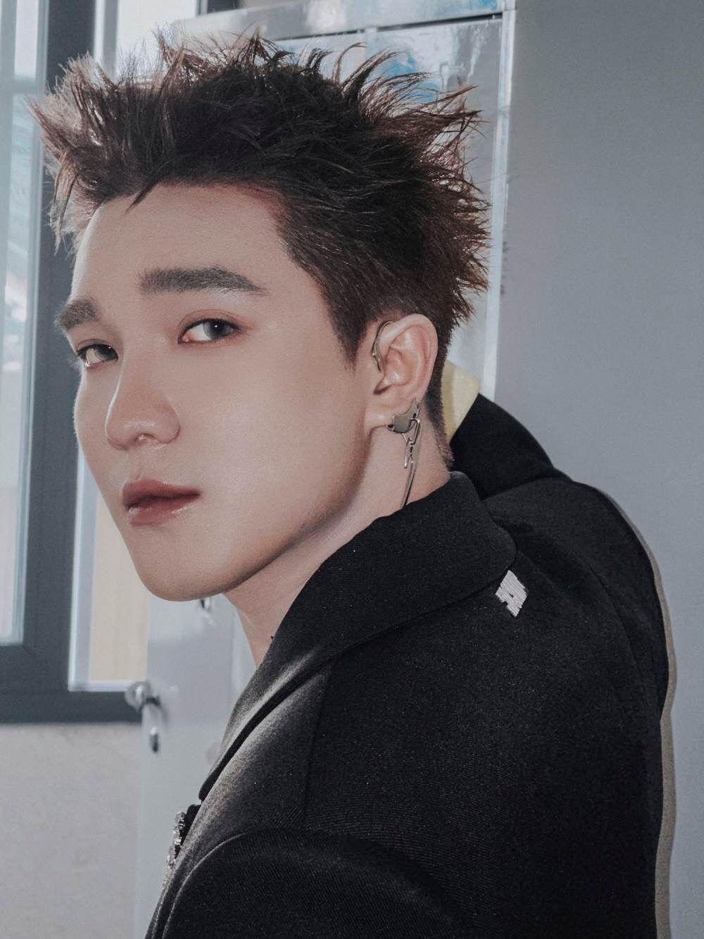 Ogenus chia se truoc them chung ket “Anh trai say hi“. Anh: Nha san xuat.