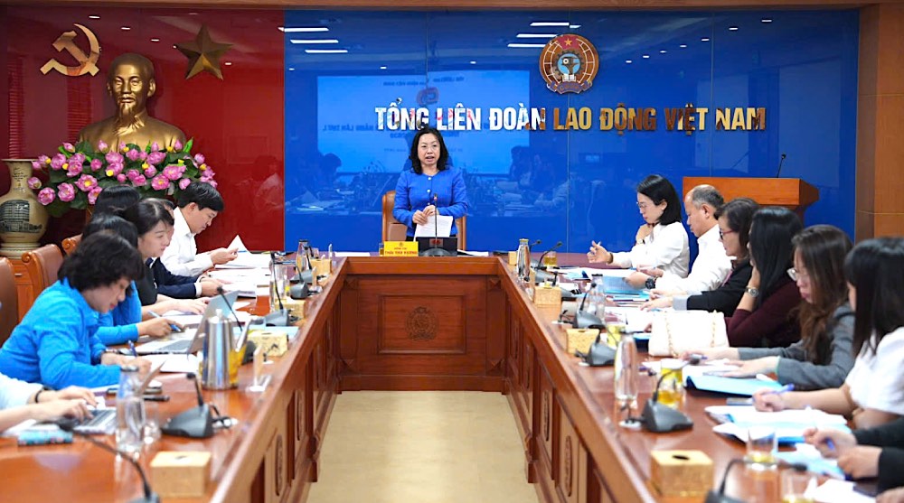 El camarada Thai Thu Xuong vicepresidente permanente de la Confederacion General del Trabajo de Vietnam hablo en la Conferencia para aprobar los expedientes del I Congreso Sindical de la ciudad de Da Nang mandato 2025-2030. Foto: Ngoc Tu