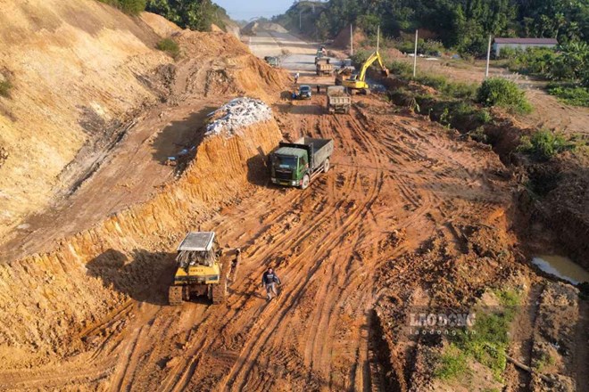 Thúc tiến độ dự án đường 500 tỉ đồng thi công 13 năm chưa xong ở Lào Cai