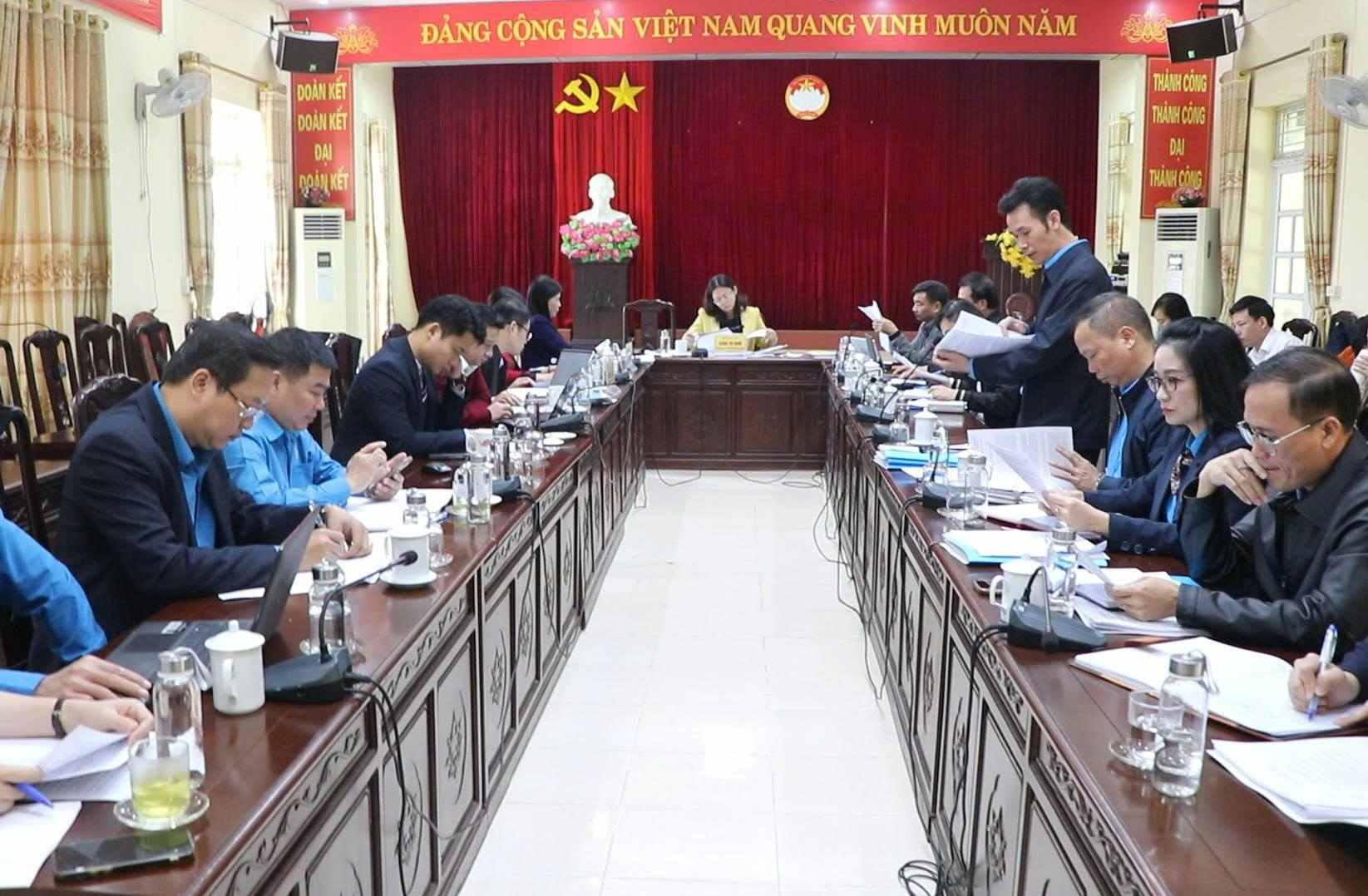 Vista general de la conferencia de aprobacion del documento del Congreso Sindical Provincial de Lao Cai. Foto: Bao Nguyen