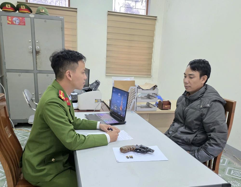 Công an làm rõ đối tượng Bạch là người đã nổ súng tại đám cưới của anh N. Ảnh: Công an Hà Tĩnh.