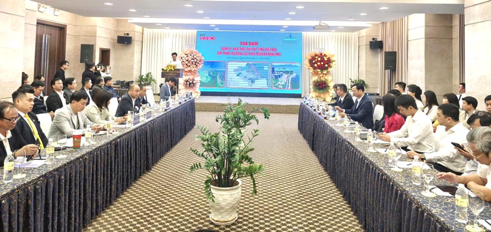 Seminar "Effective management and exploitation of public land funds - New Da Nang development driving force" organized by Lao Dong Newspaper in coordination with the Da Nang City Land Fund Development Center. Photo: Tuong Minh